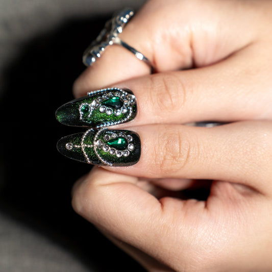 Emerald Stardust by Renovanails-Press on Nails-2