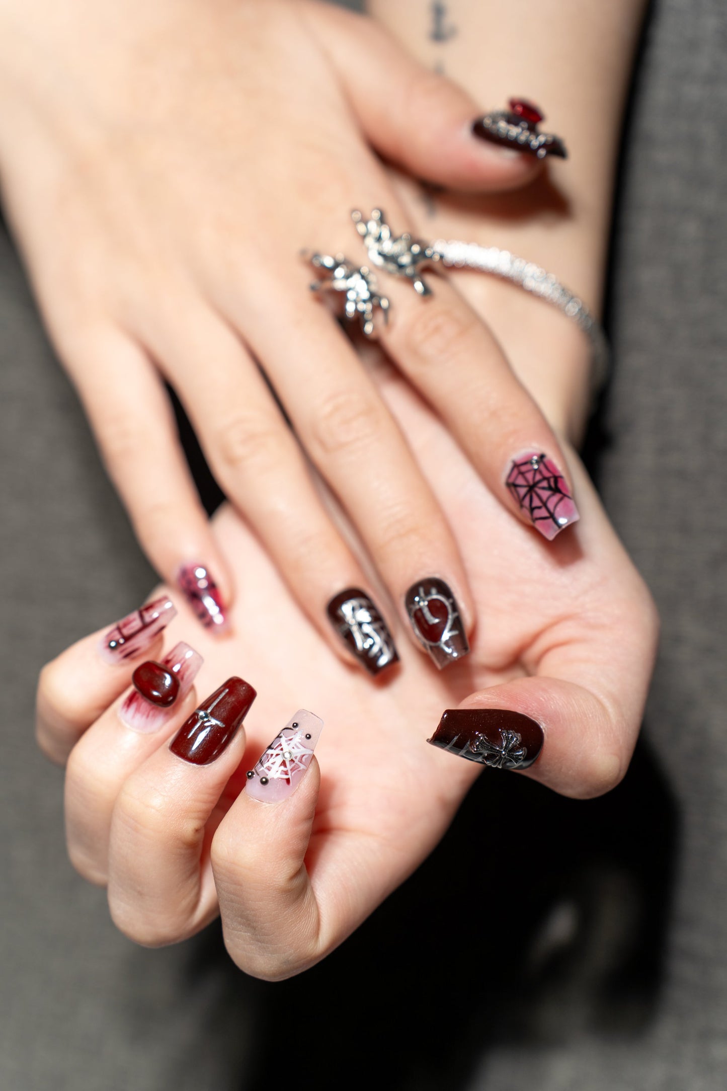 Renovanails Crimson Web Mystique–Red & Black Press-On Nails-5
