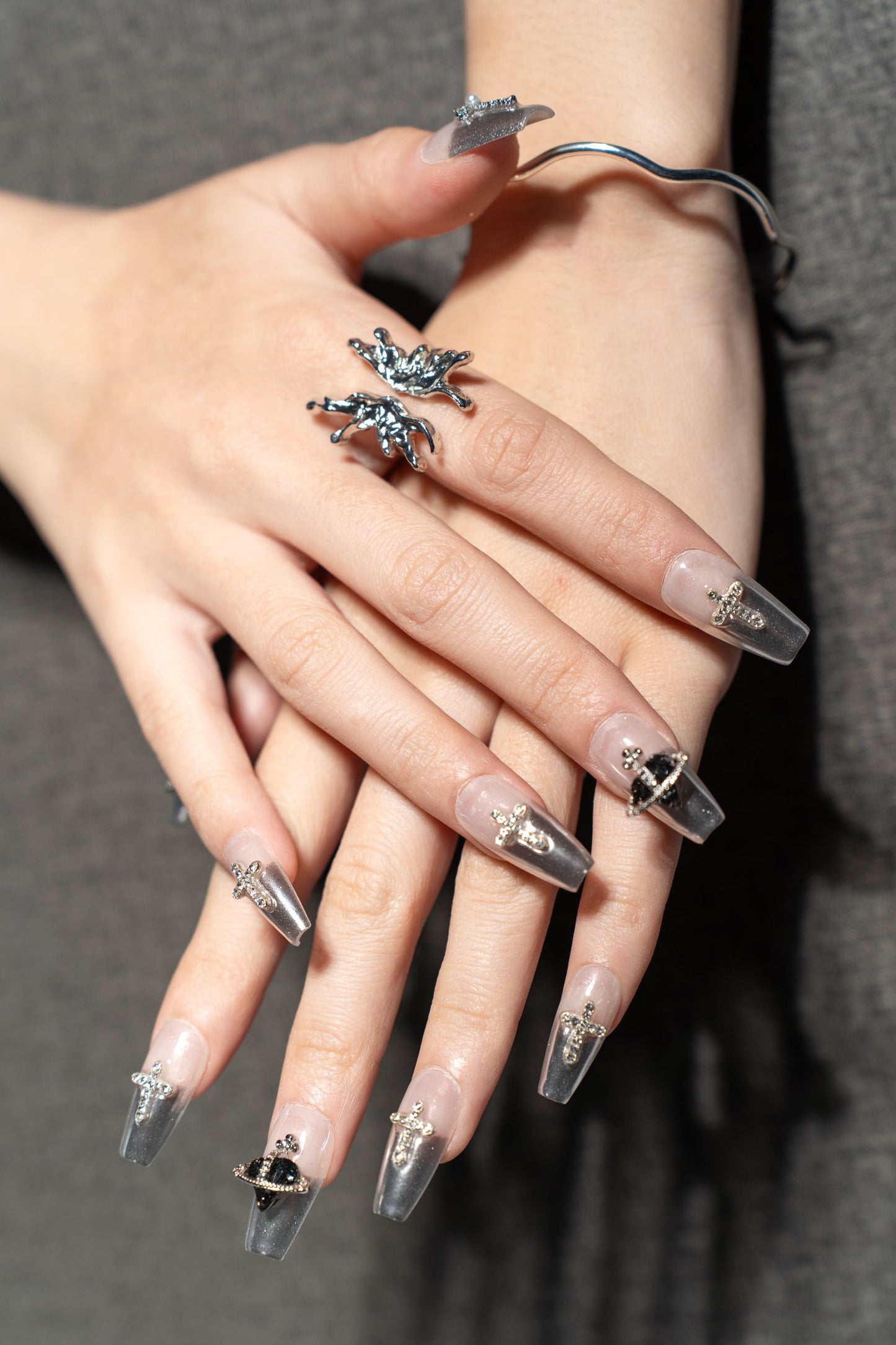 Renovanails Silvern Halo-Handmade Sparkling Press-On Nails-5